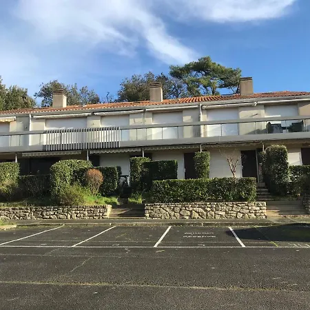 Le Cosy アパート *